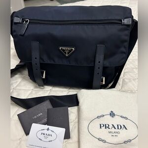 PRADA Tessuto Nylon Messenger/ Crossbody bag